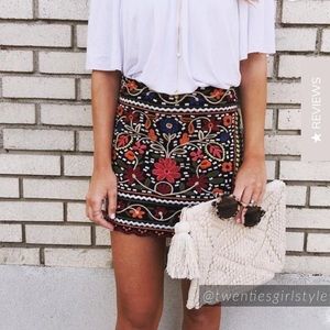 Bailey embroidered skirt size S